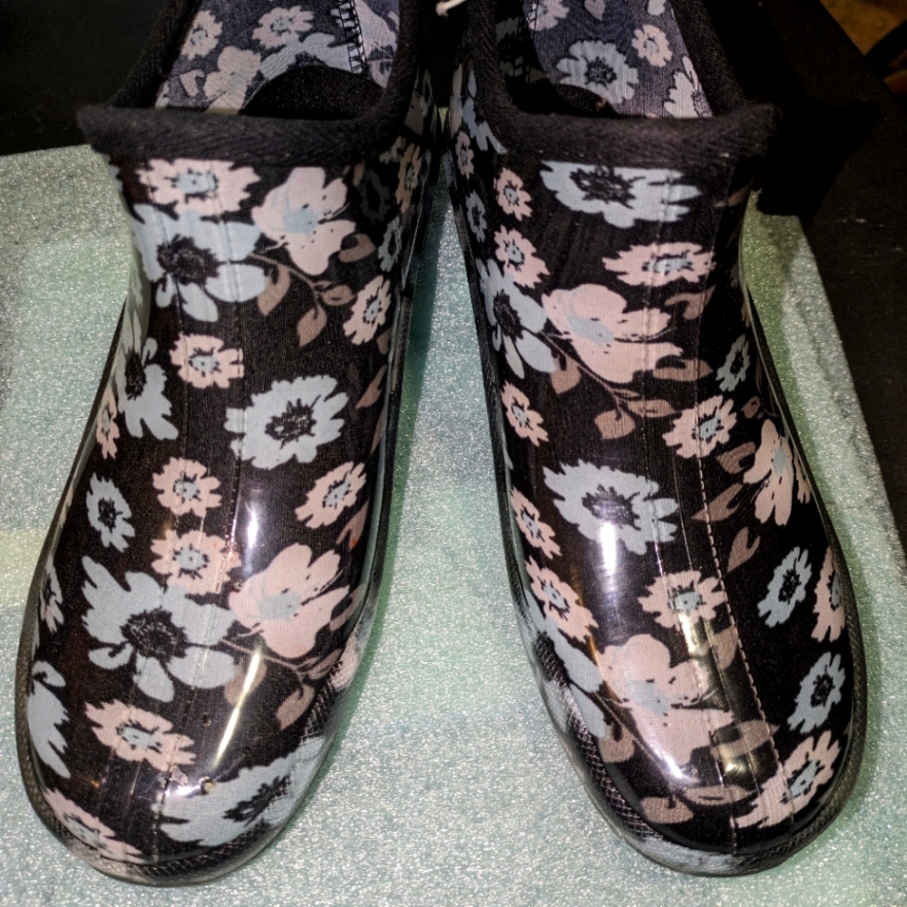 Women's rain boots